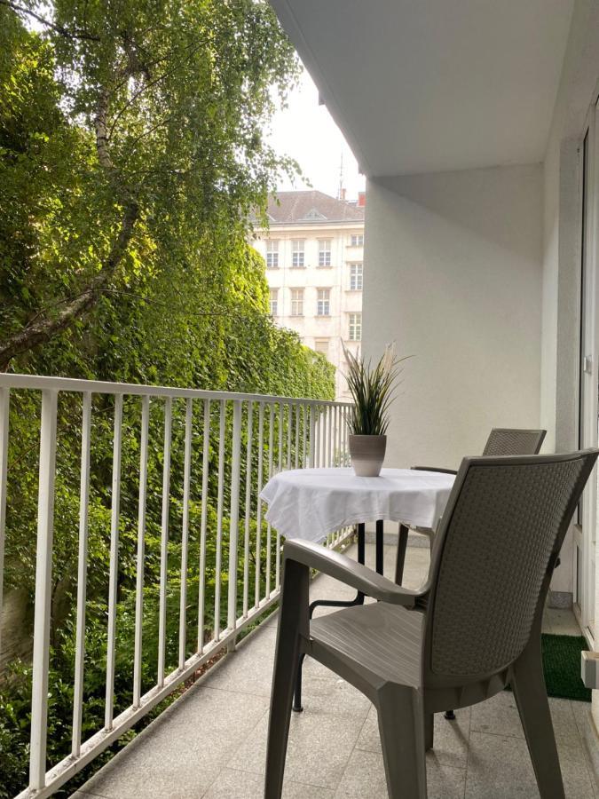 Monterey Apartment Виена Екстериор снимка