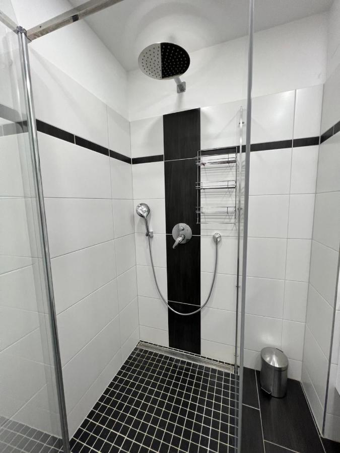 Monterey Apartment Виена Екстериор снимка